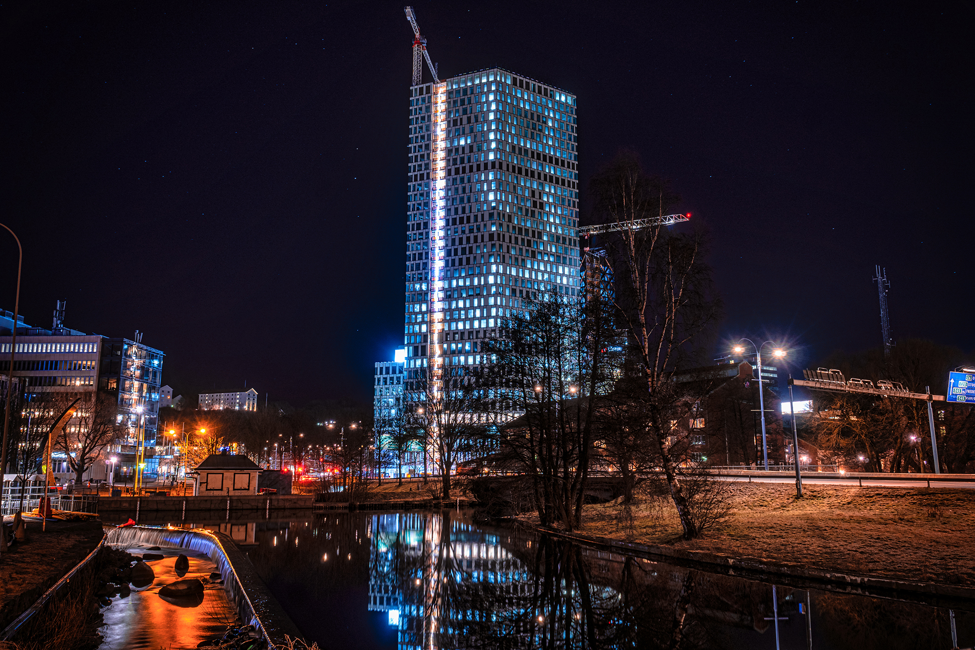 Byggnaden Citygate på natten