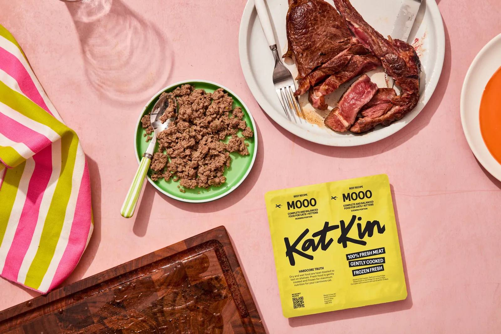 commercial cat food image