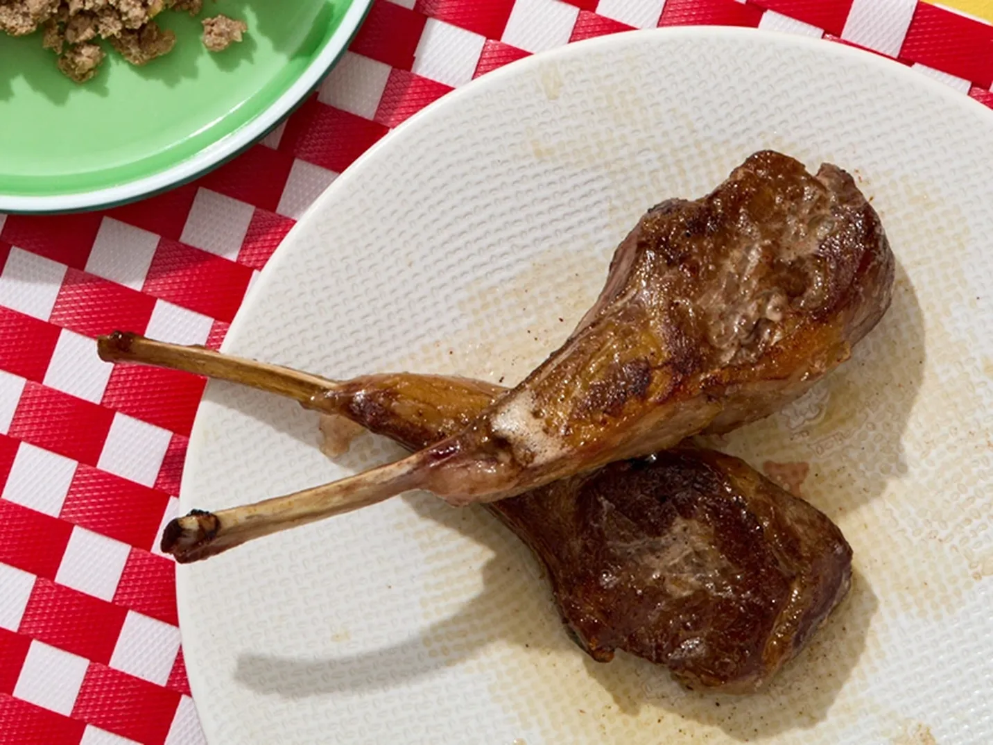 Fresh cooked cat food lamb