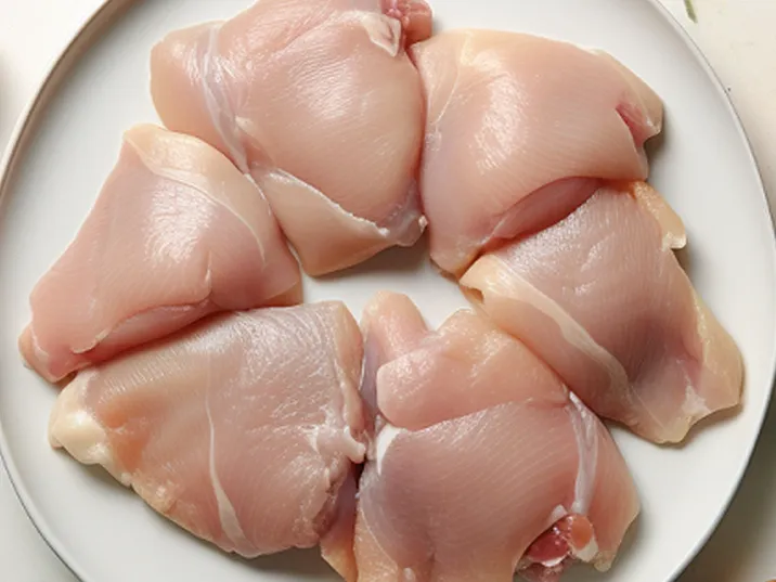 Fresh cat food ingredients chicken thigh