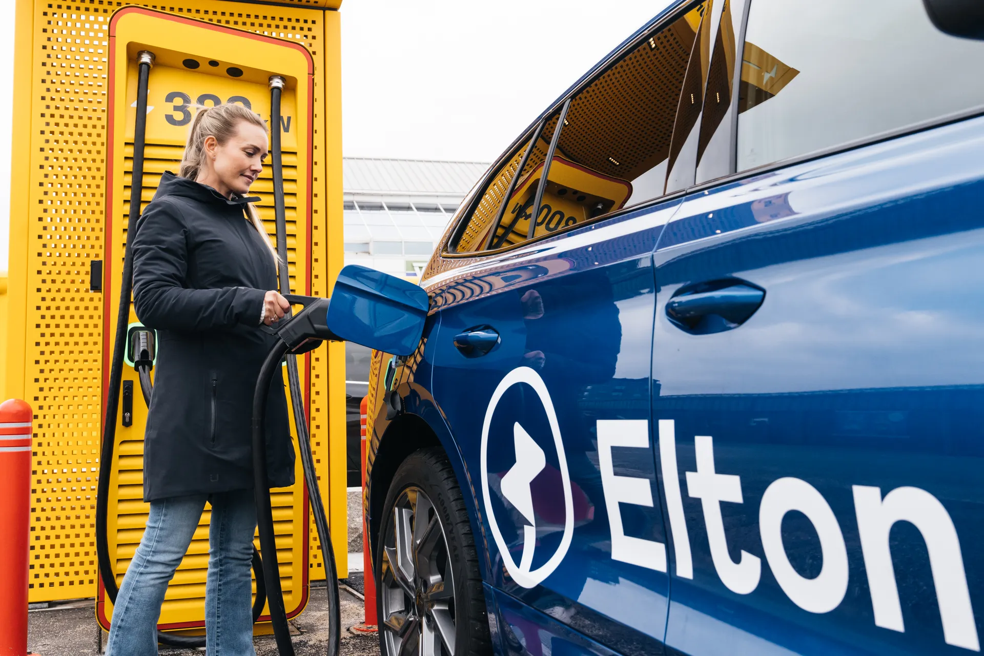 Charge at Uno-X with Elton