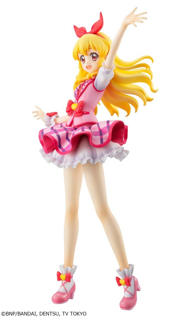 Aikatsu! Ichigo Hoshimiya Shows Off Her Idol Charm with Pink Stage