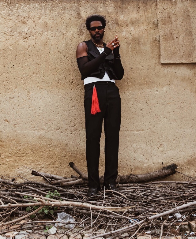 ALEXANDER JULIAN パンツ ホワイト 97cm INTERVIEW: Stylist Alexander-Julian on How Anime Inspires Fashion