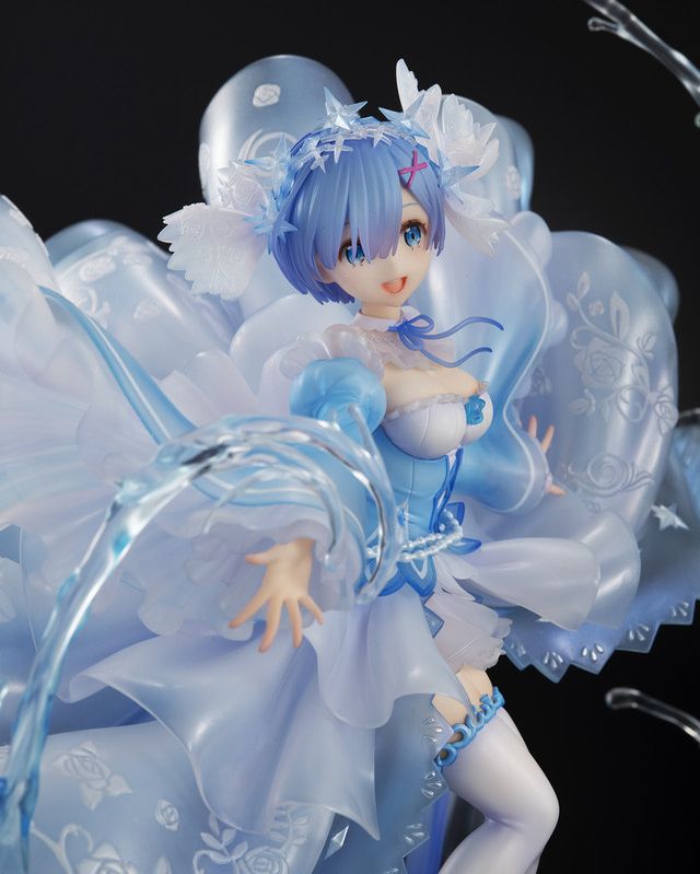 Re:ZERO's Rem and Emilia DAZZLE in their Newest Crystal Dress Ver