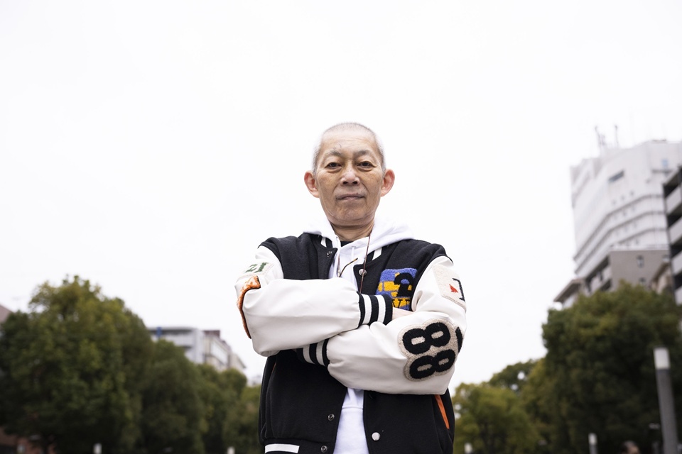 Kazunori Ito, penulis skenario asli Patlabor yang menulis novel sekuel ini