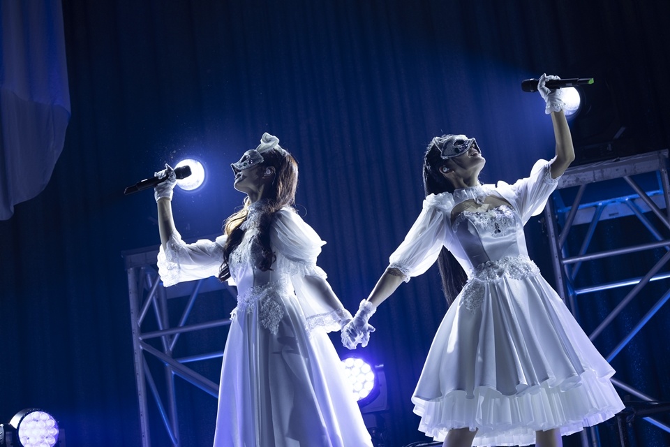 Anisong Duo ClariS Shares Photos from Last Concert with