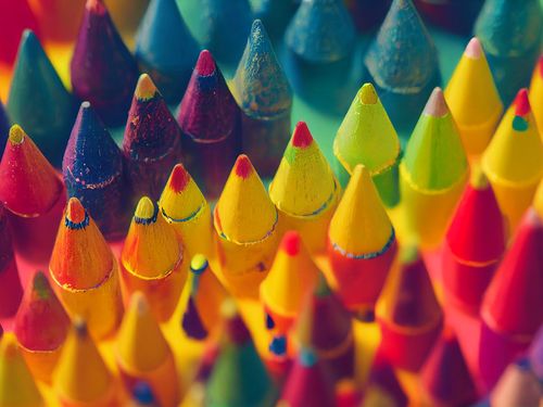 A bunch of crayons