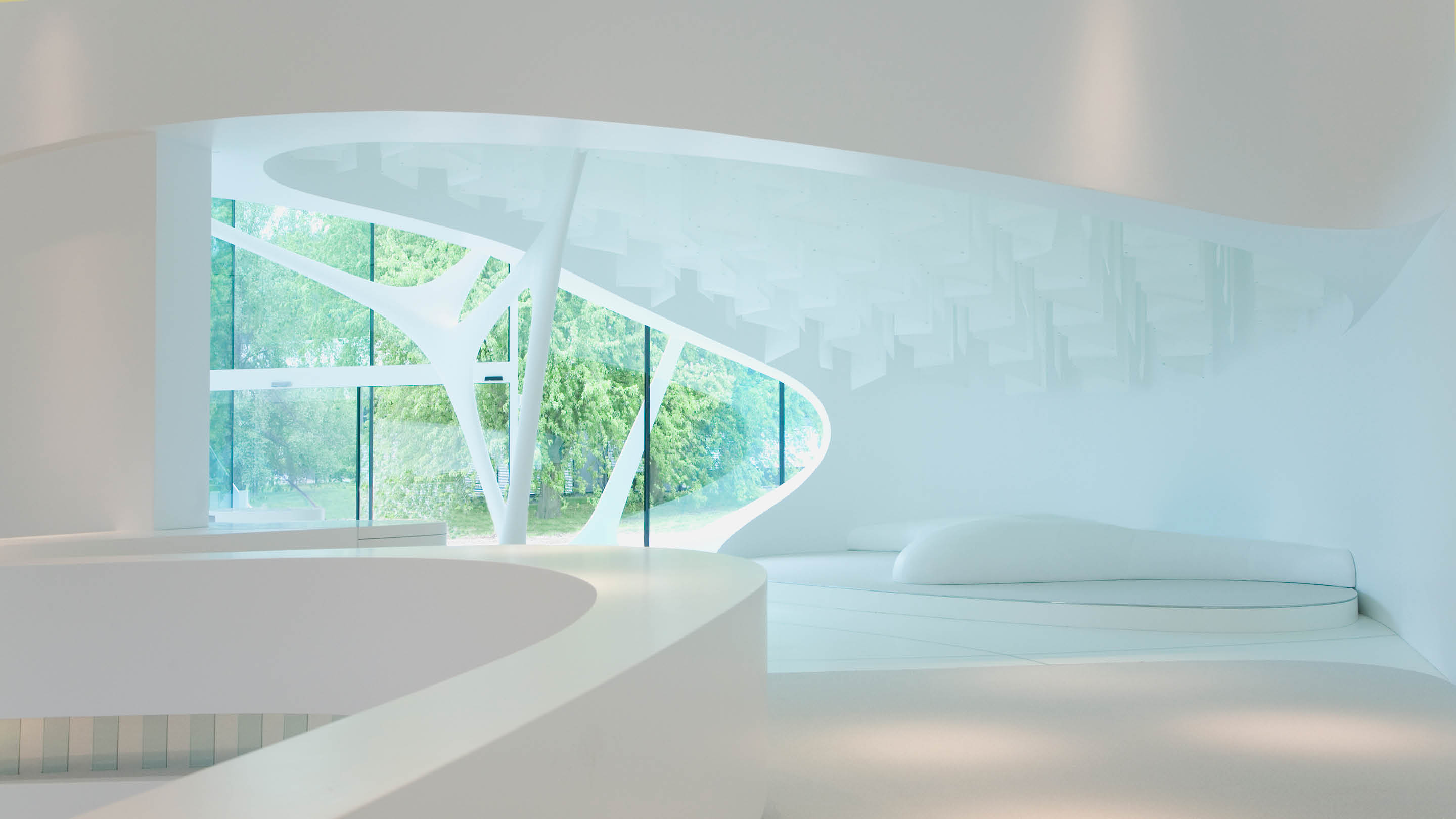 LEONARDO GLASS CUBE – INTERIOR