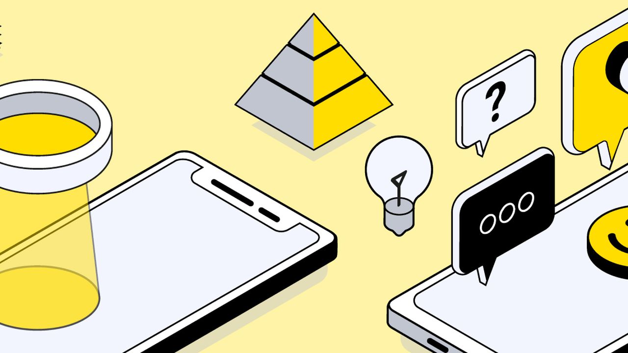 [Isometric banner illustration for Digital Strategy with smartphones, magnifying glass, handbook, pyramid, lightbulb, and feedback icons.