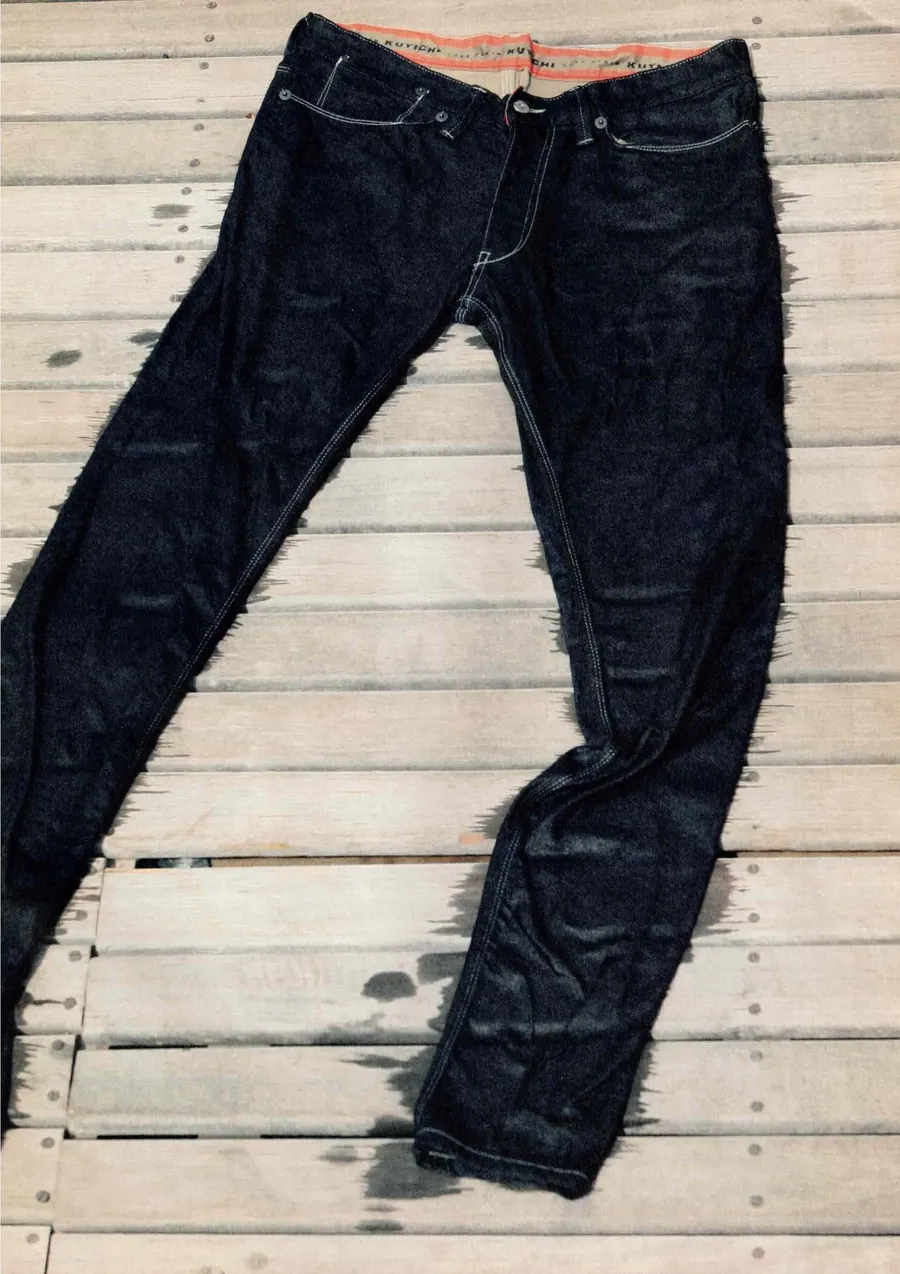 K25, 2000: Kuyichi was founded