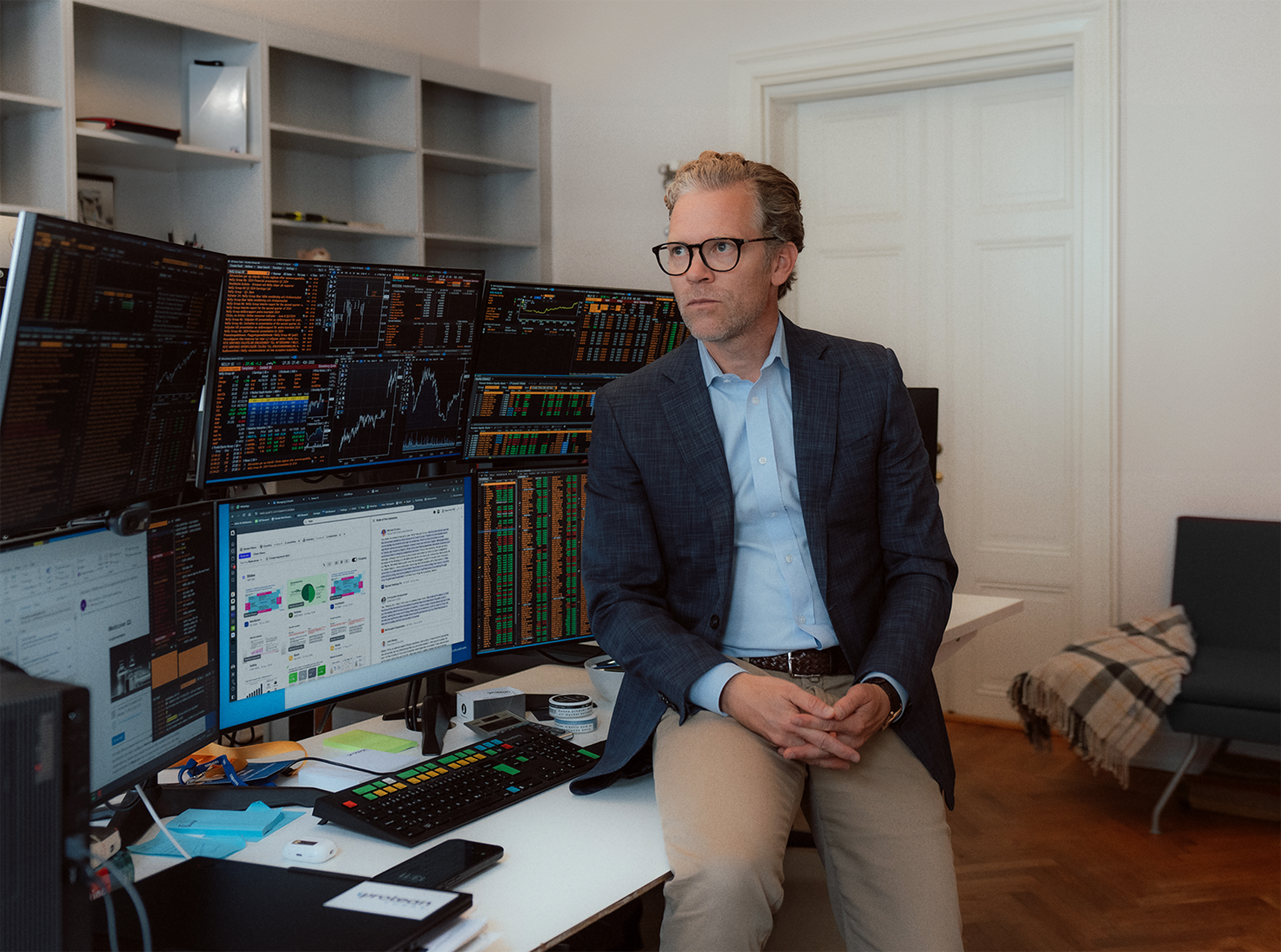 Pontus Dackmo at Protean Funds: showcasing his desktop setup