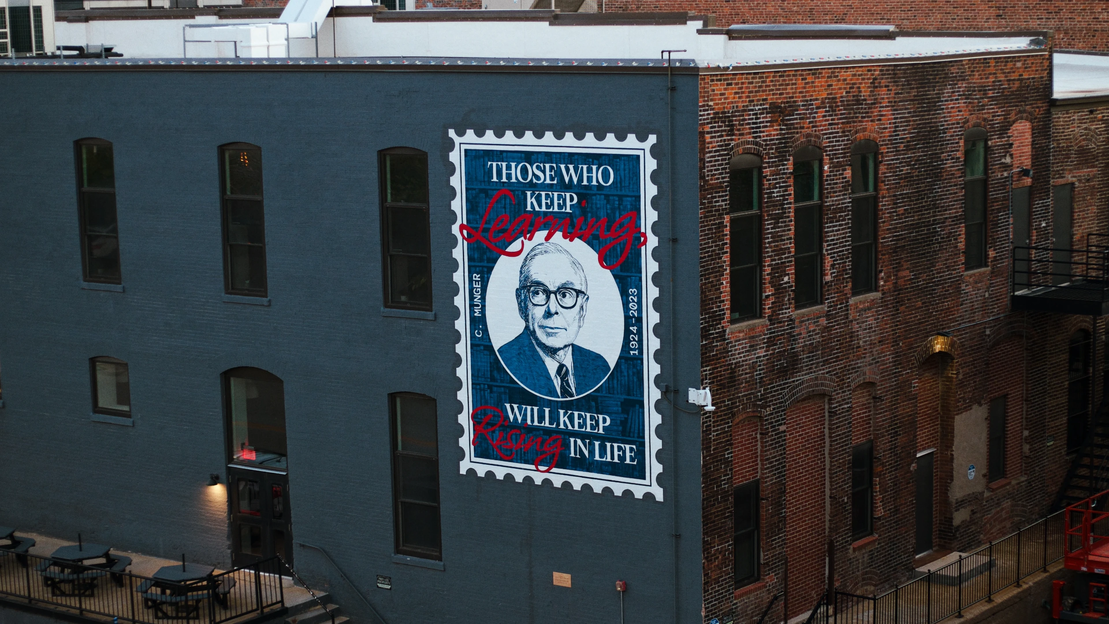 Quartr_Charlie_Munger_Mural_Hero
