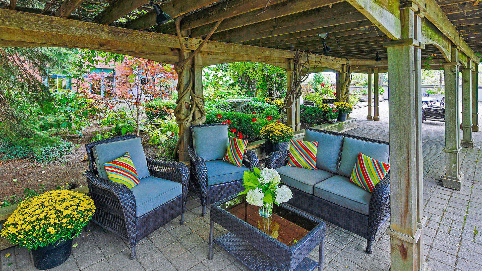 The Kensington Oakville Retirement Home, Assisted Living & Respite Care