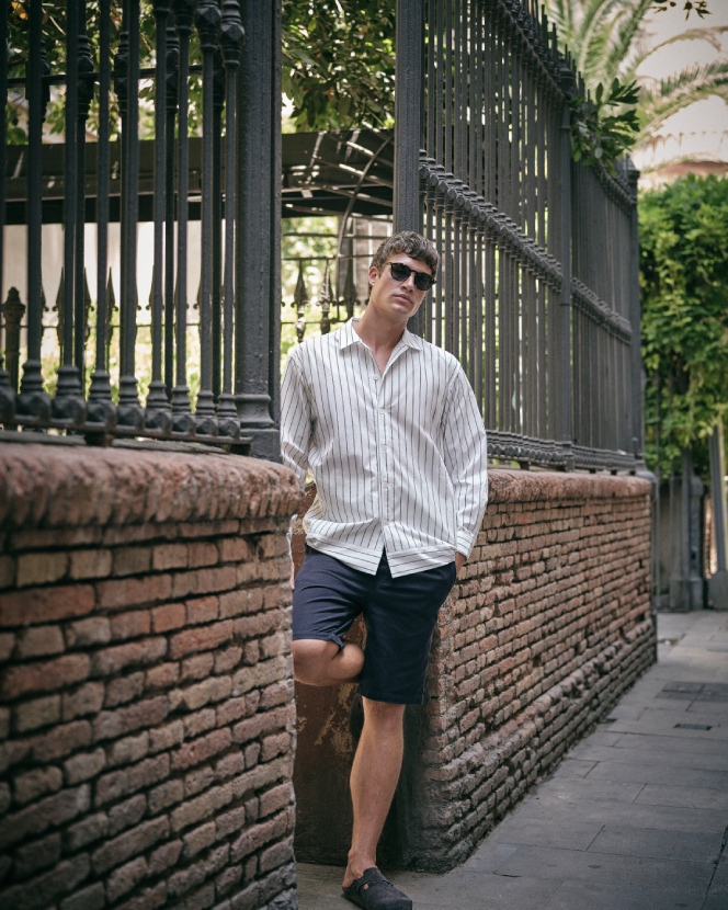 J.C. RAGS SS26 Collectie. Model met outfit