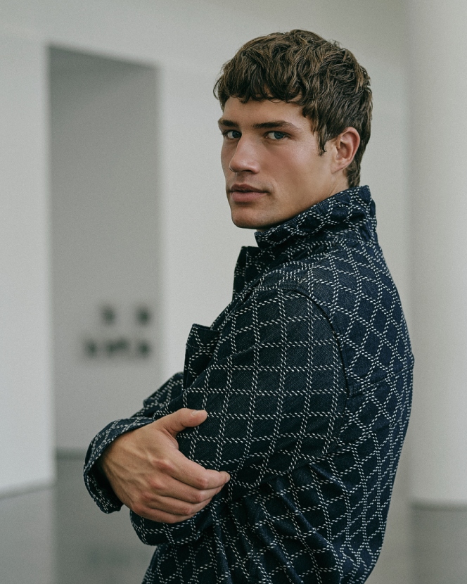 J.C. RAGS SS26 Collectie. Model met outfit