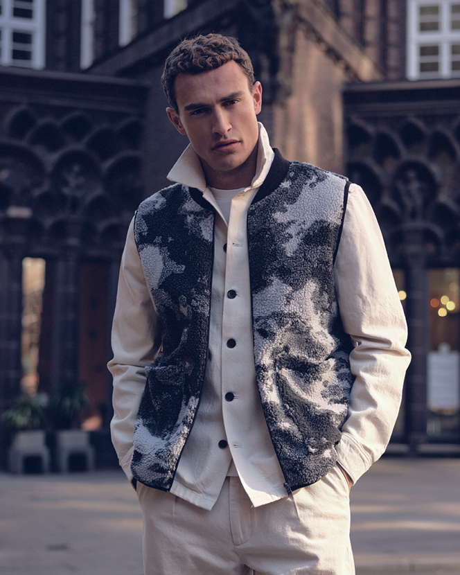 J.C. RAGS AW25 Collectie. Model met outfit