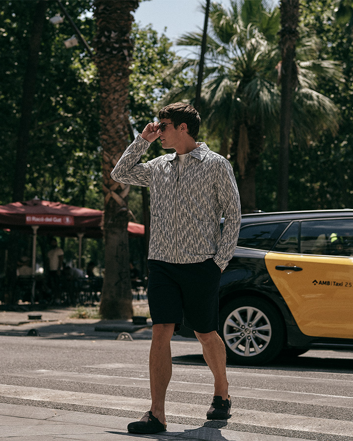 J.C. RAGS SS26 Collectie. Model met outfit