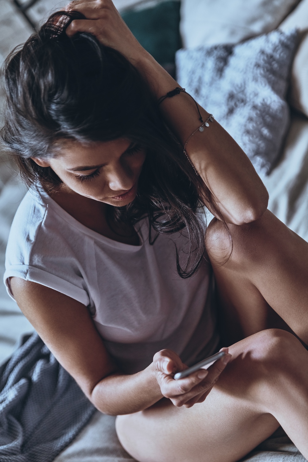 Intime Szene symbolisch für Nähe und Verantwortung bei sexueller Gesundheit