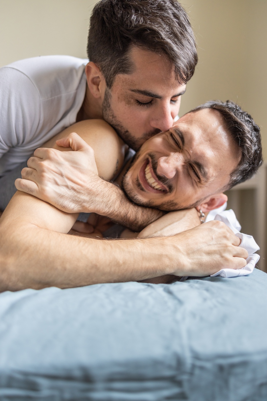 Intime Szene symbolisch für Nähe und Verantwortung bei sexueller Gesundheit