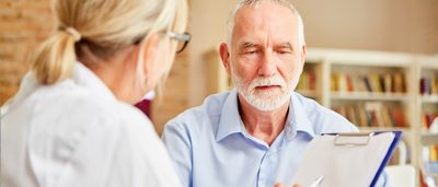 Beratungsgespräch zur Polymedikation - Medikationsanalyse in der Apotheke