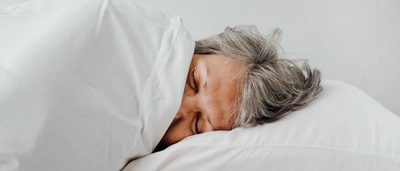 Ältere Frau beim Schlafen