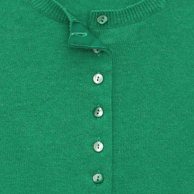 UNCLE’S CARDIGAN/Malachite Cashmere Cropped Cardigan in Malachite | Women's Knitwear | Brora