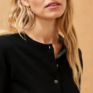 Black Women's Cashmere Modern Classic V Neck Cardigan | Brora