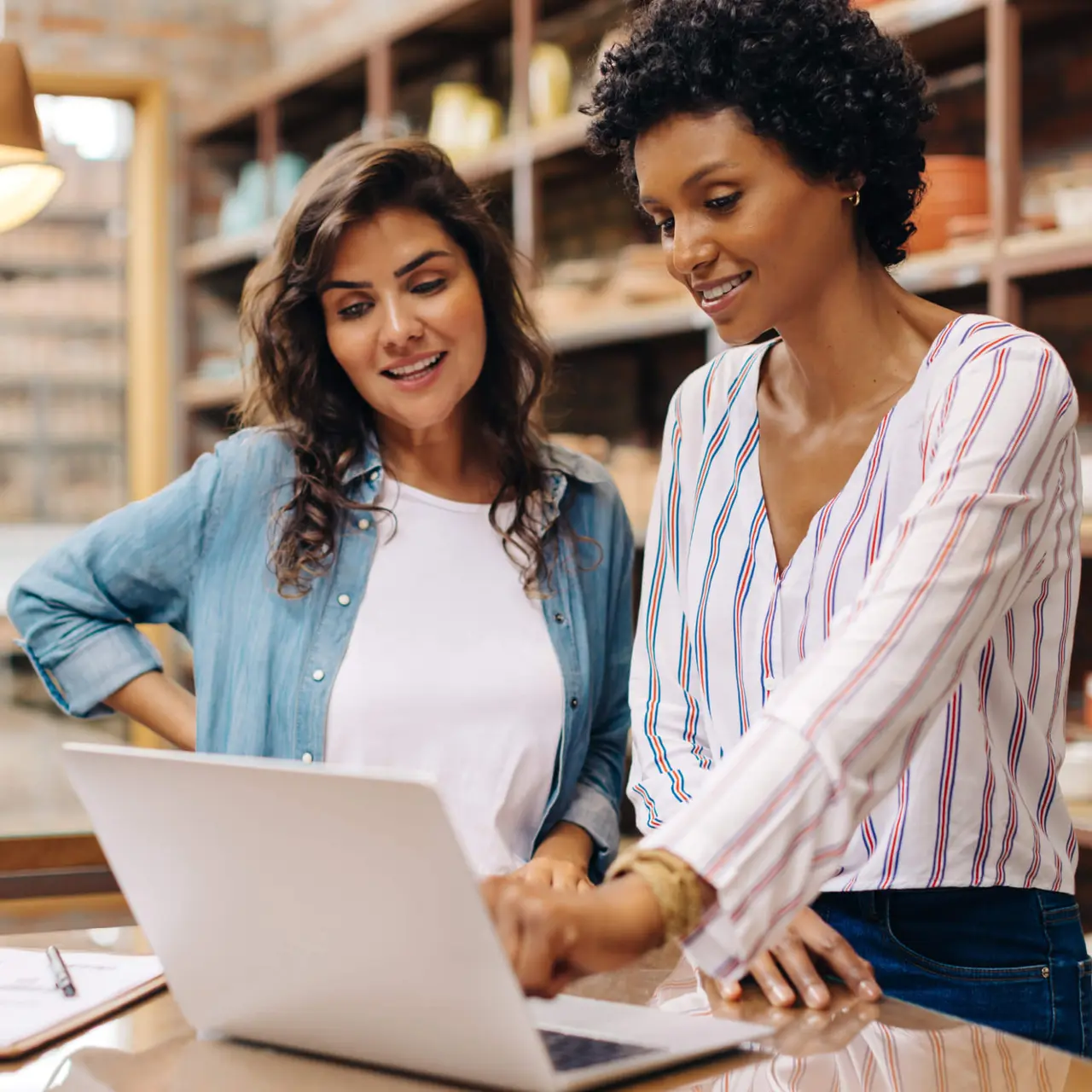 keplin-group-1x1-Lifestyle01