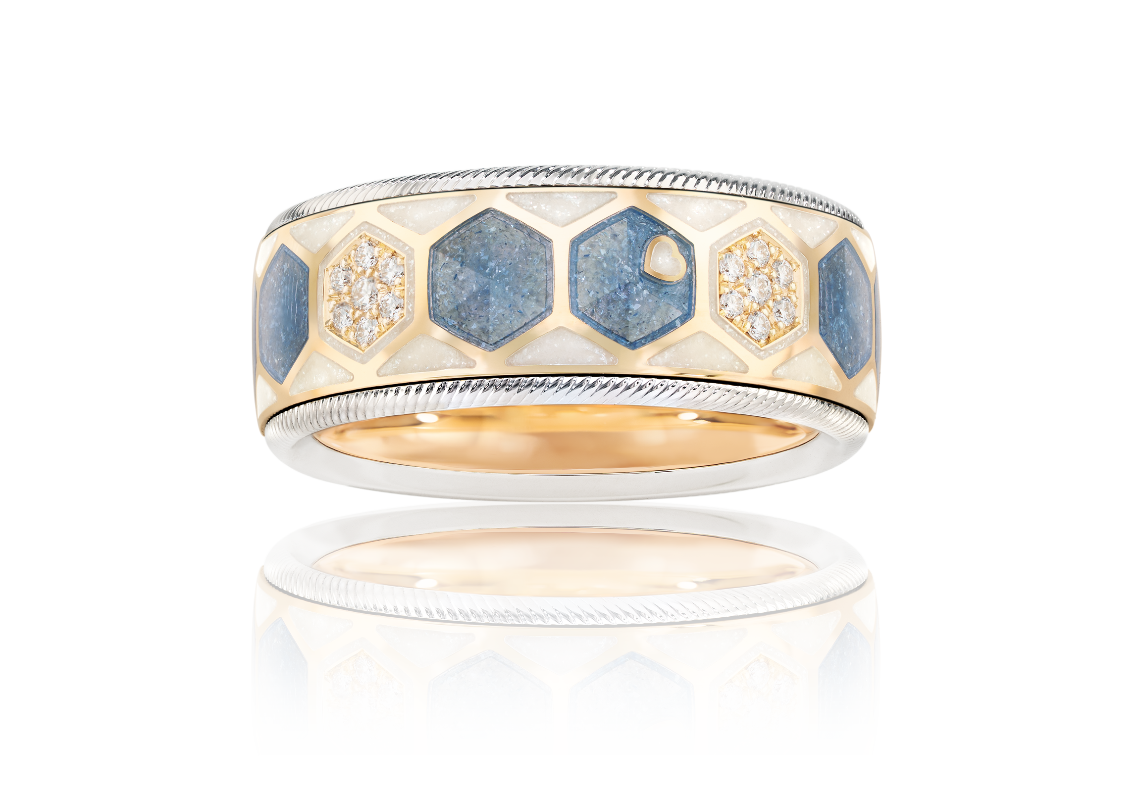 Wellendorff Geburtstagsring JEDER AUGENBLICK 2026 aus 18 Karat Weißgold freigestellt auf weißem Hintergrund.