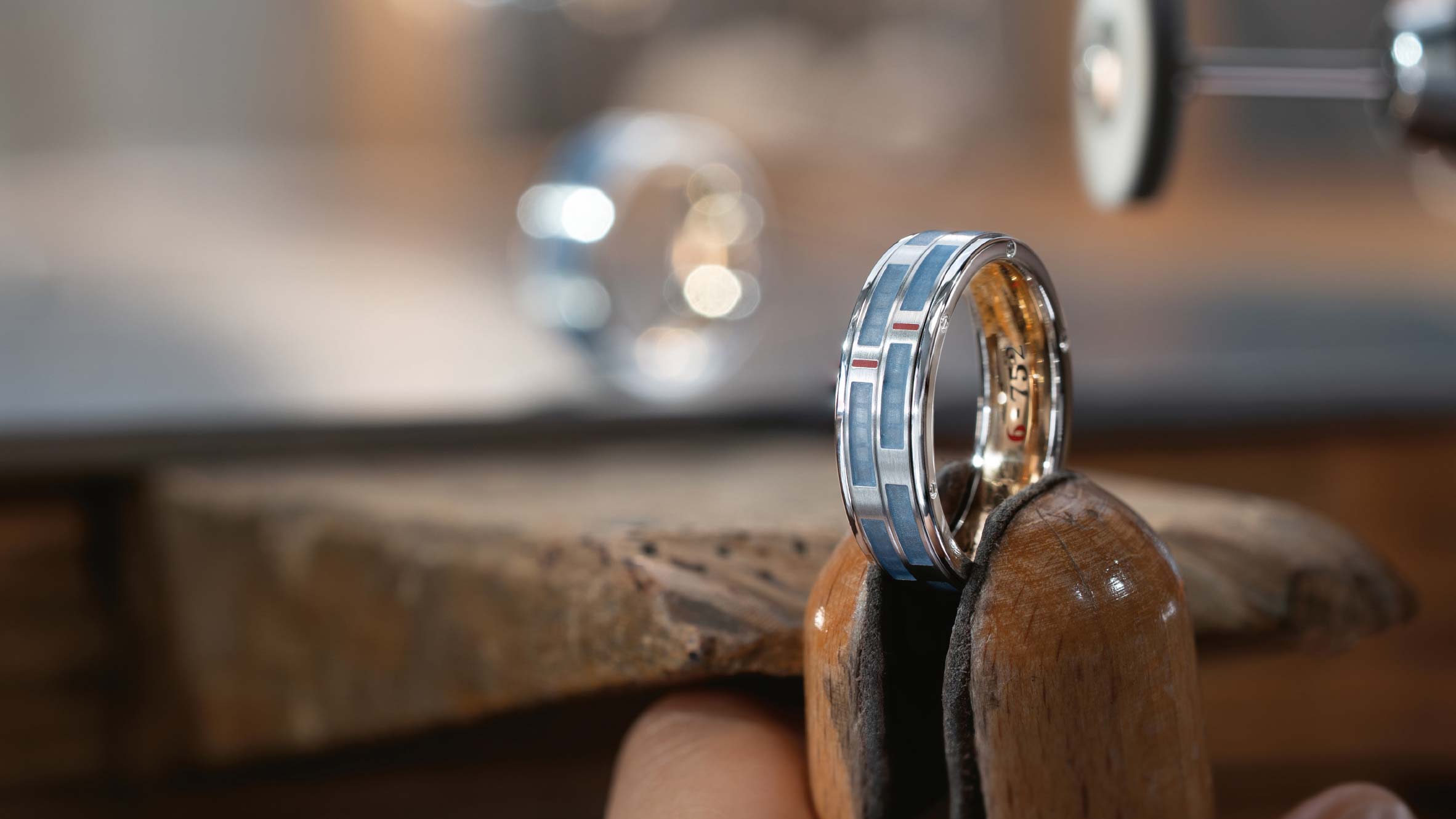 Sammlerring 2026: Wellendorff Geburtstagsring 6-752 in edlem Weißgold, limitierte Edition.