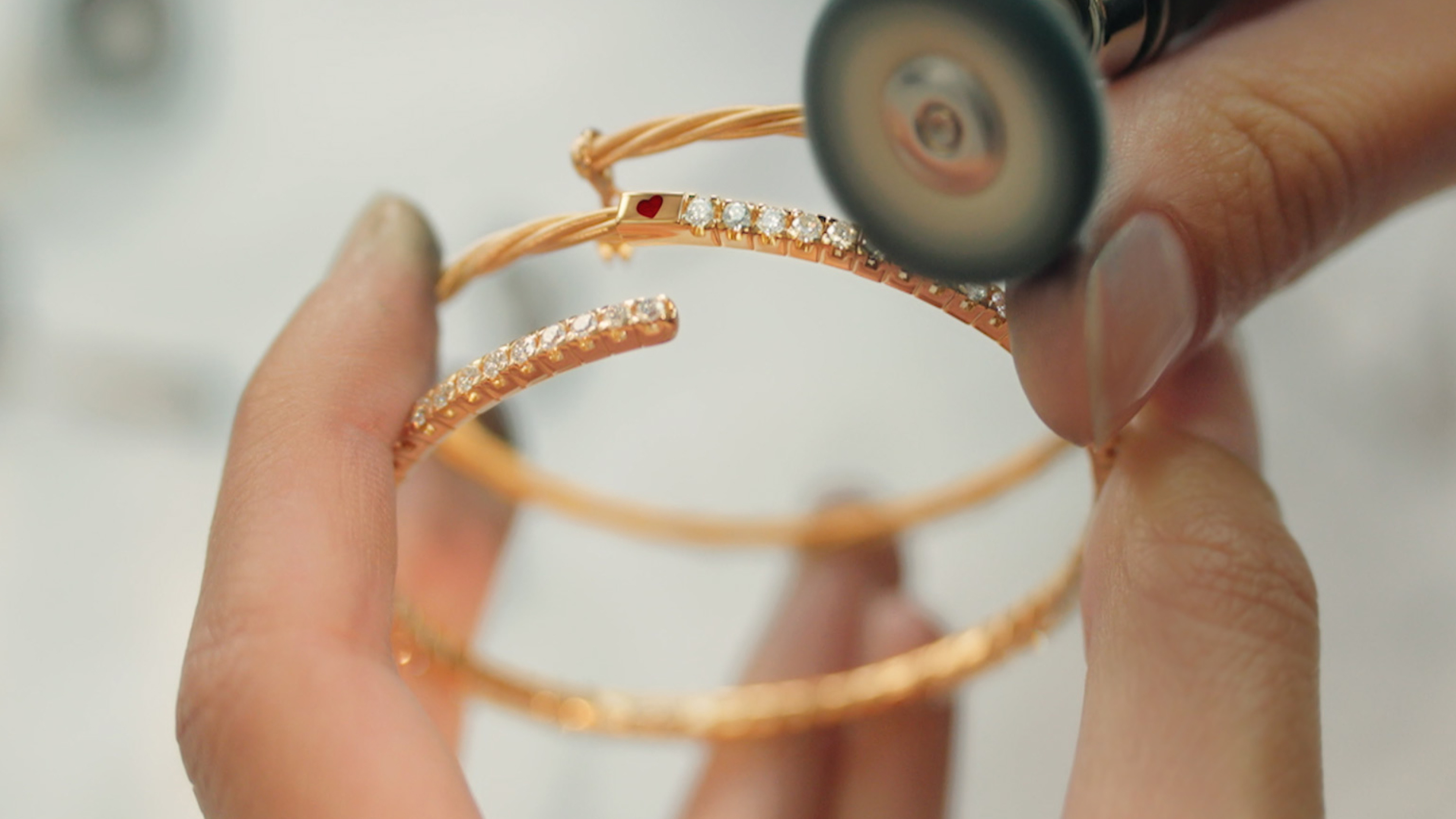 3840x2160_armband_umarme_mich_