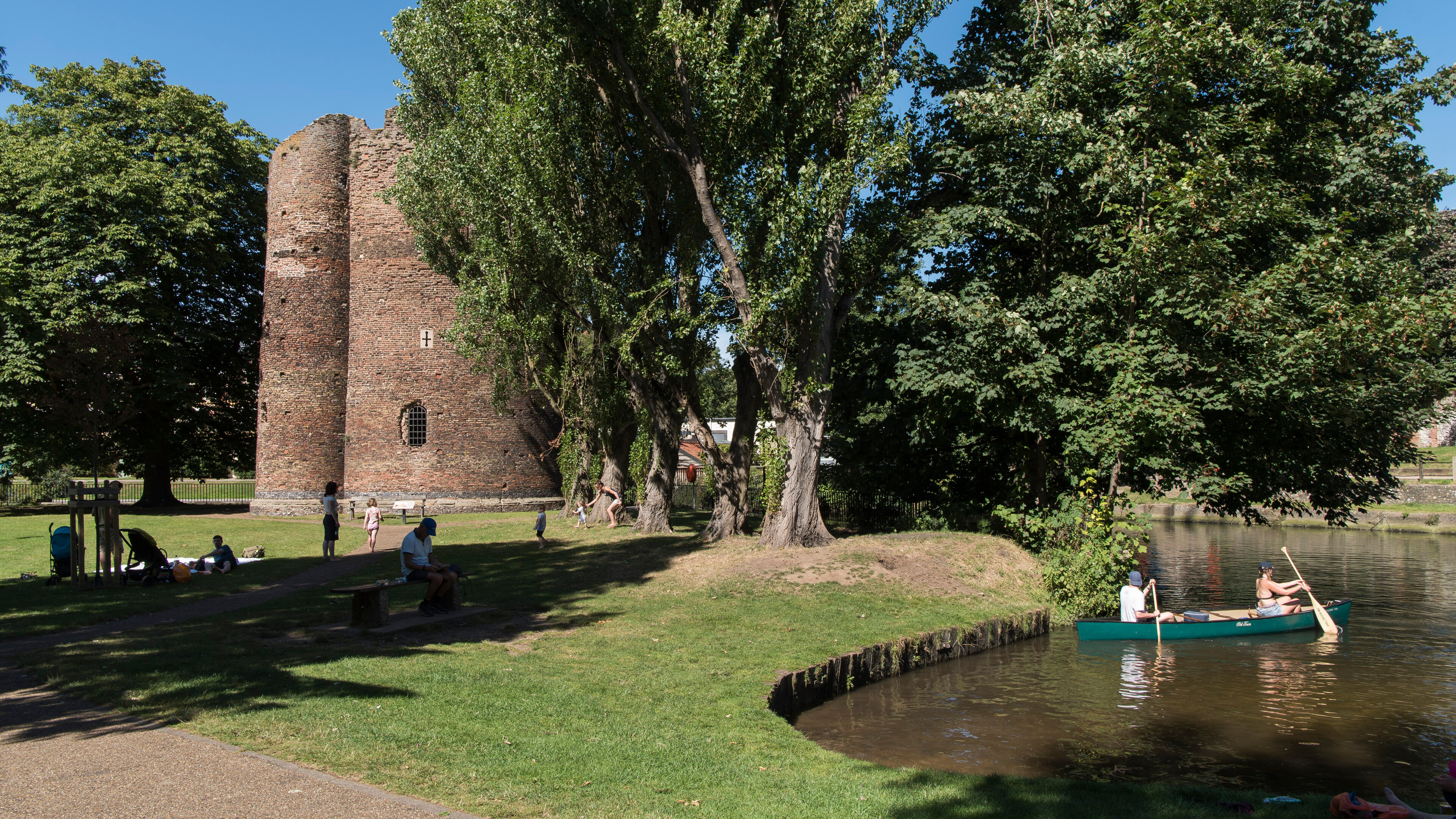 Students canoeing at Cow Tower