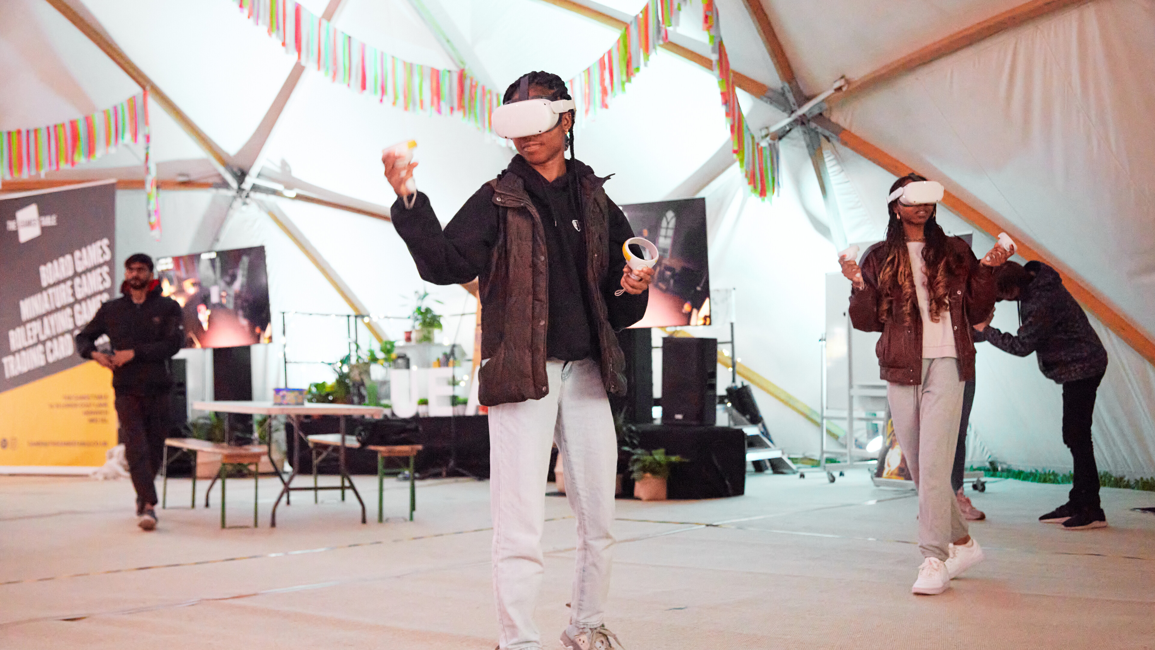 Students using VR gaming