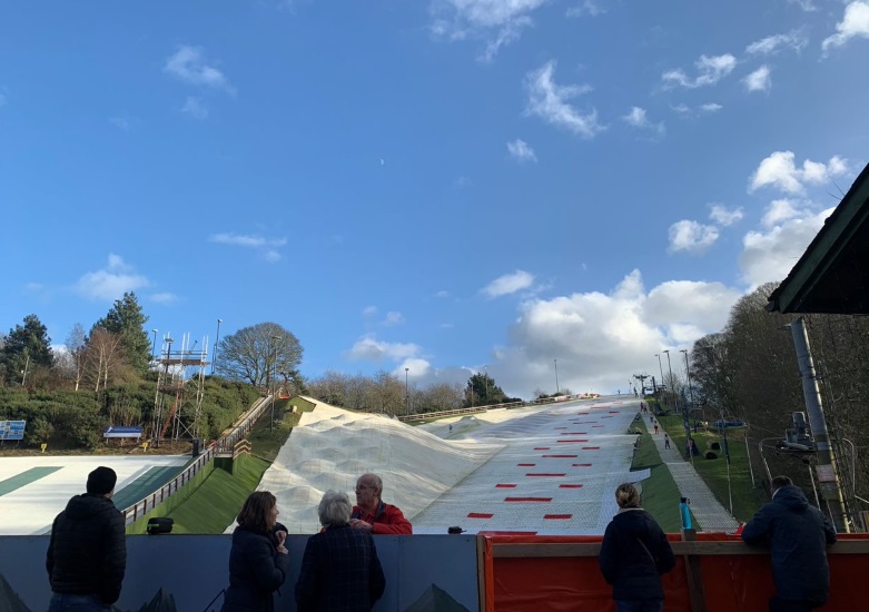Dry ski slopes