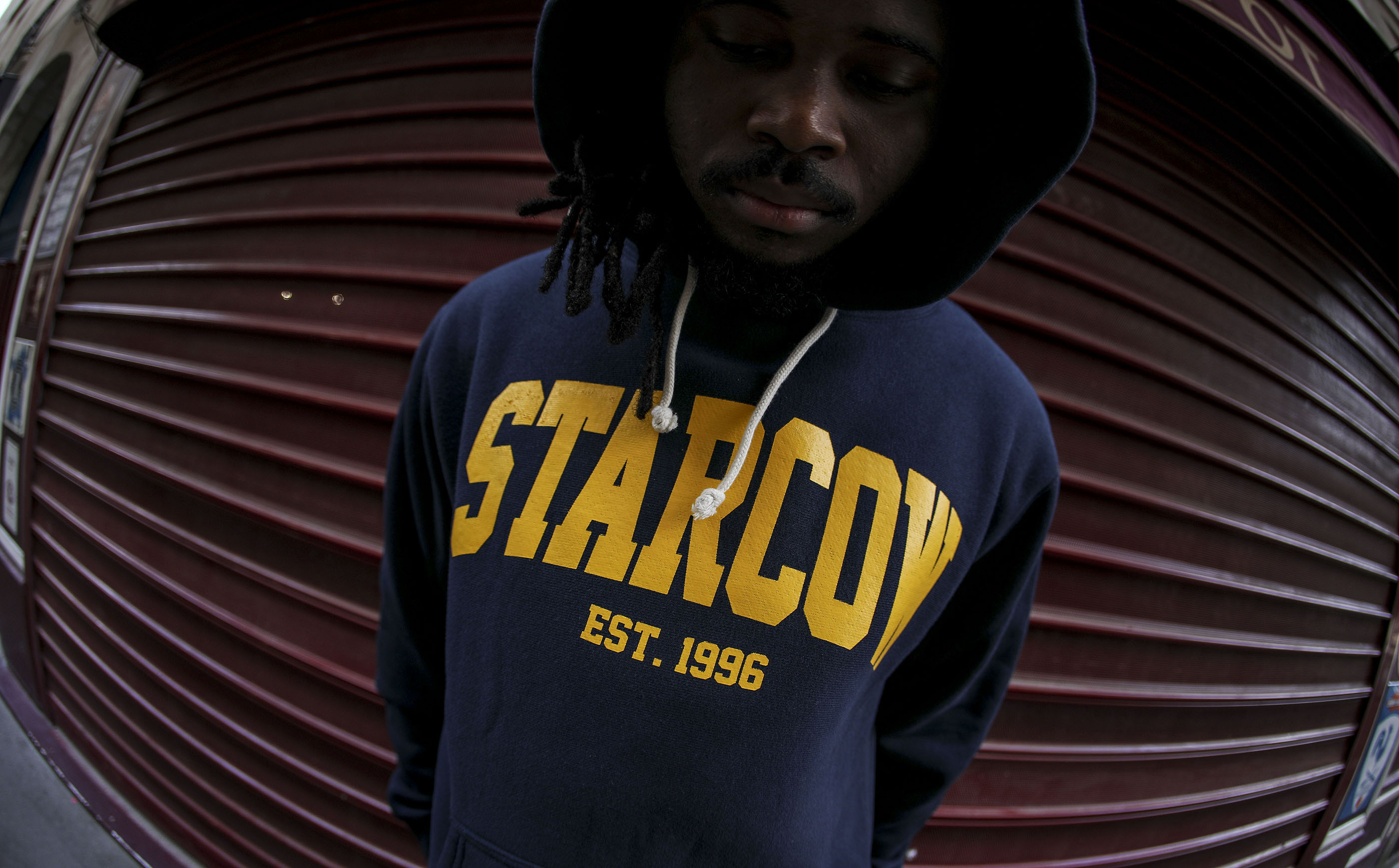 BAN FRONT MERCH STARCOW