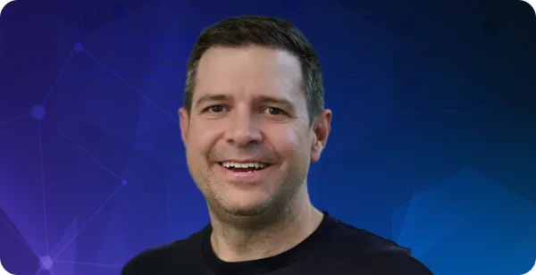 Shipped speaker Colin colourful background