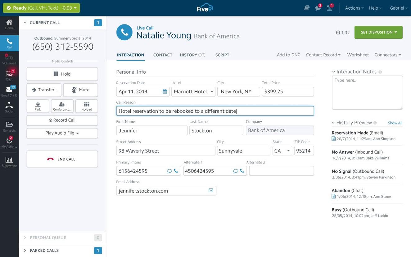 La plateforme Five9 permet aux agents d’appeler, d’envoyer des e-mails et de discuter avec les clients à partir du même outil.