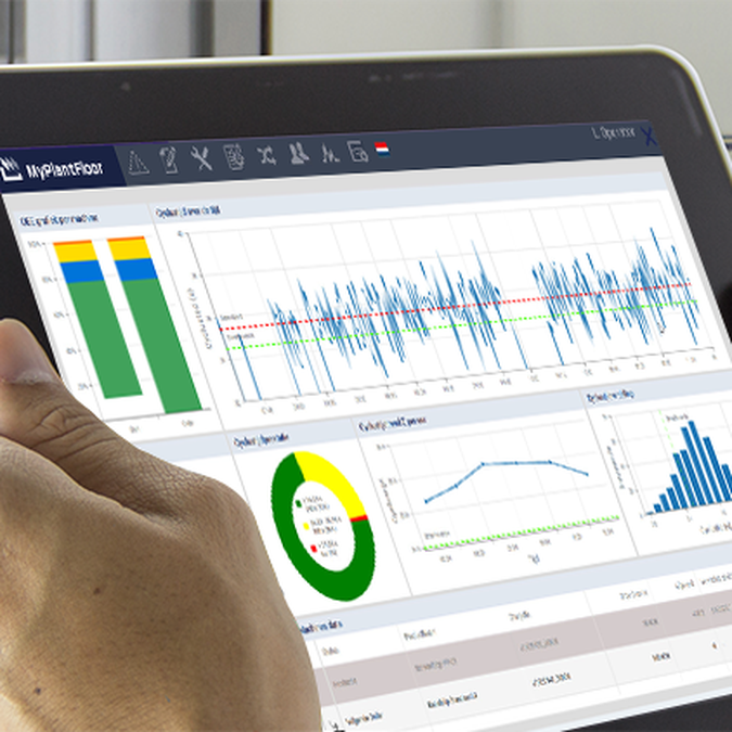 MES-software-Improve-OEE-in-injection-molding-automation-Tablet-Operator-screen