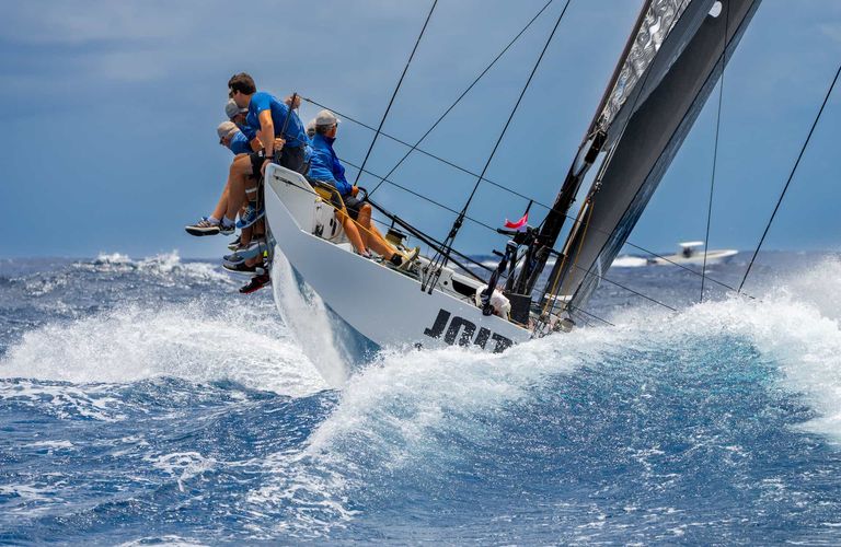 filters:focal(807x398:808x399)