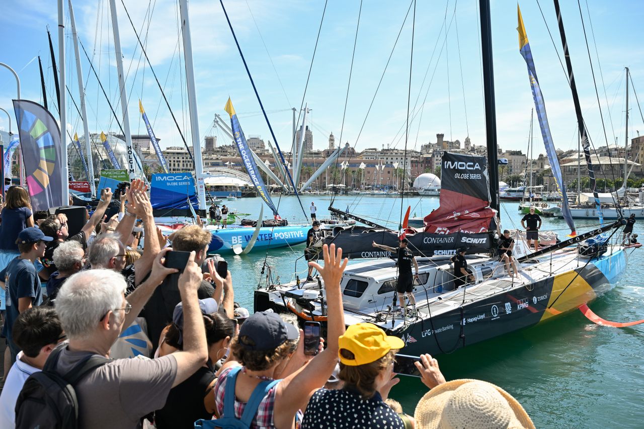 Team Malizia leaving the dock in Genova