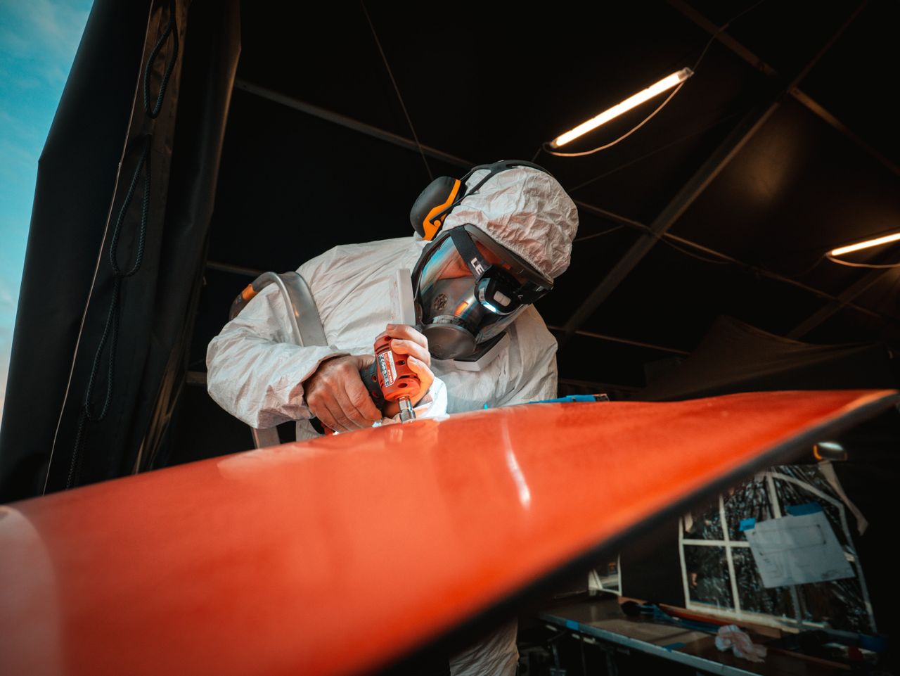 But we were very lucky and had the opportunity to fall back on another pair of new foils - normally it takes half a year to manufacture them. The team pulled off an incredible amount of work, even having to work over Christmas.