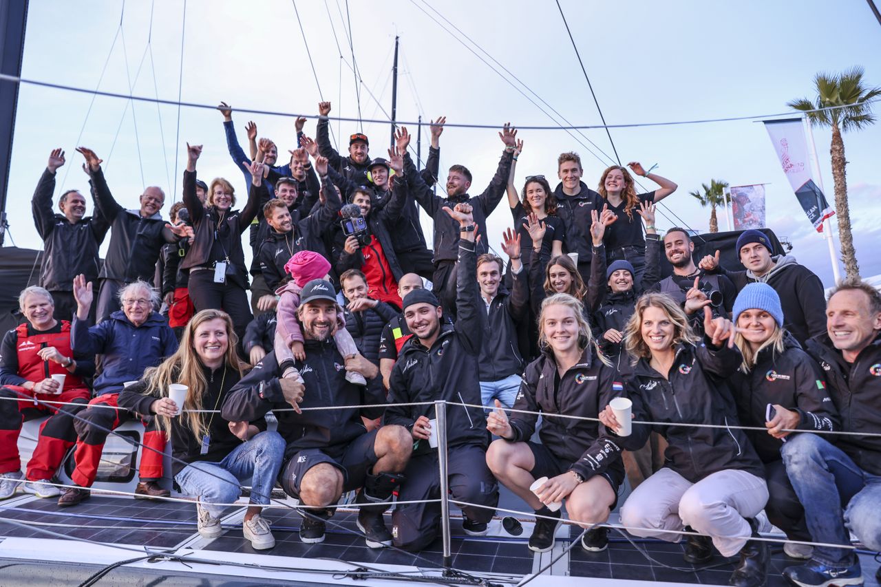 A happy Team Malizia in Alicante, a few days before the start of Leg 1.