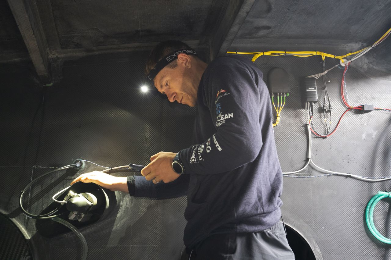 Will Harris repairing onboard Malizia 4