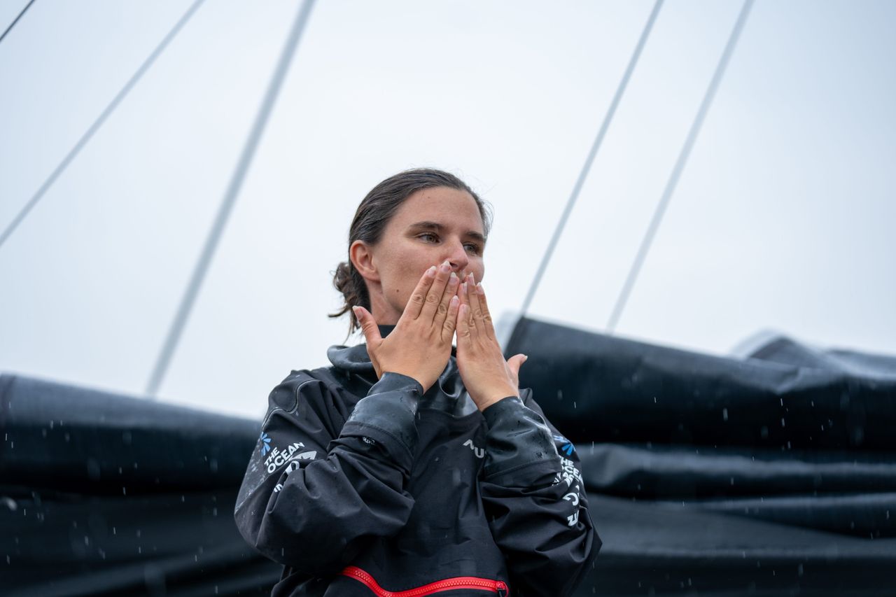 Co-skipper Cole Brauer saying goodbye to fans and teams as she departed from her home state