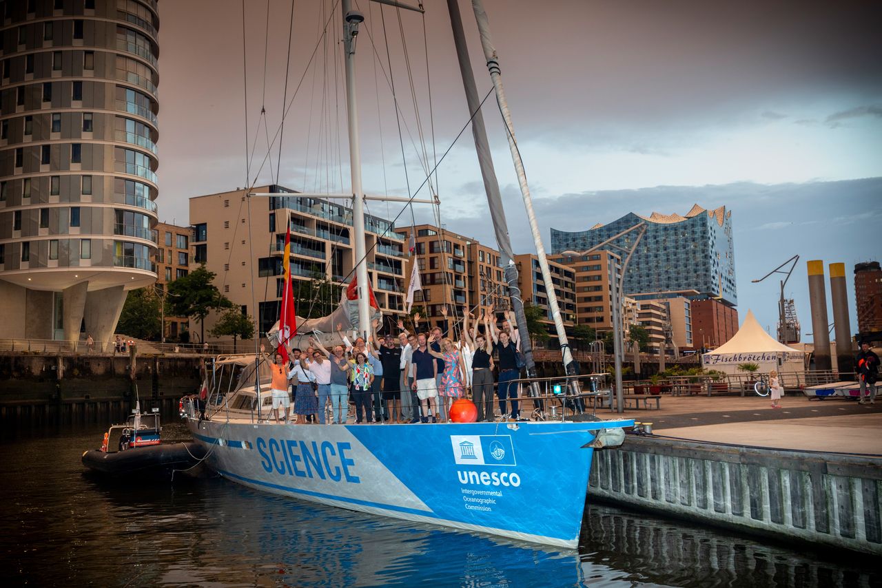 Guests Onboard the Malizia Explorer at Sandthorhafen