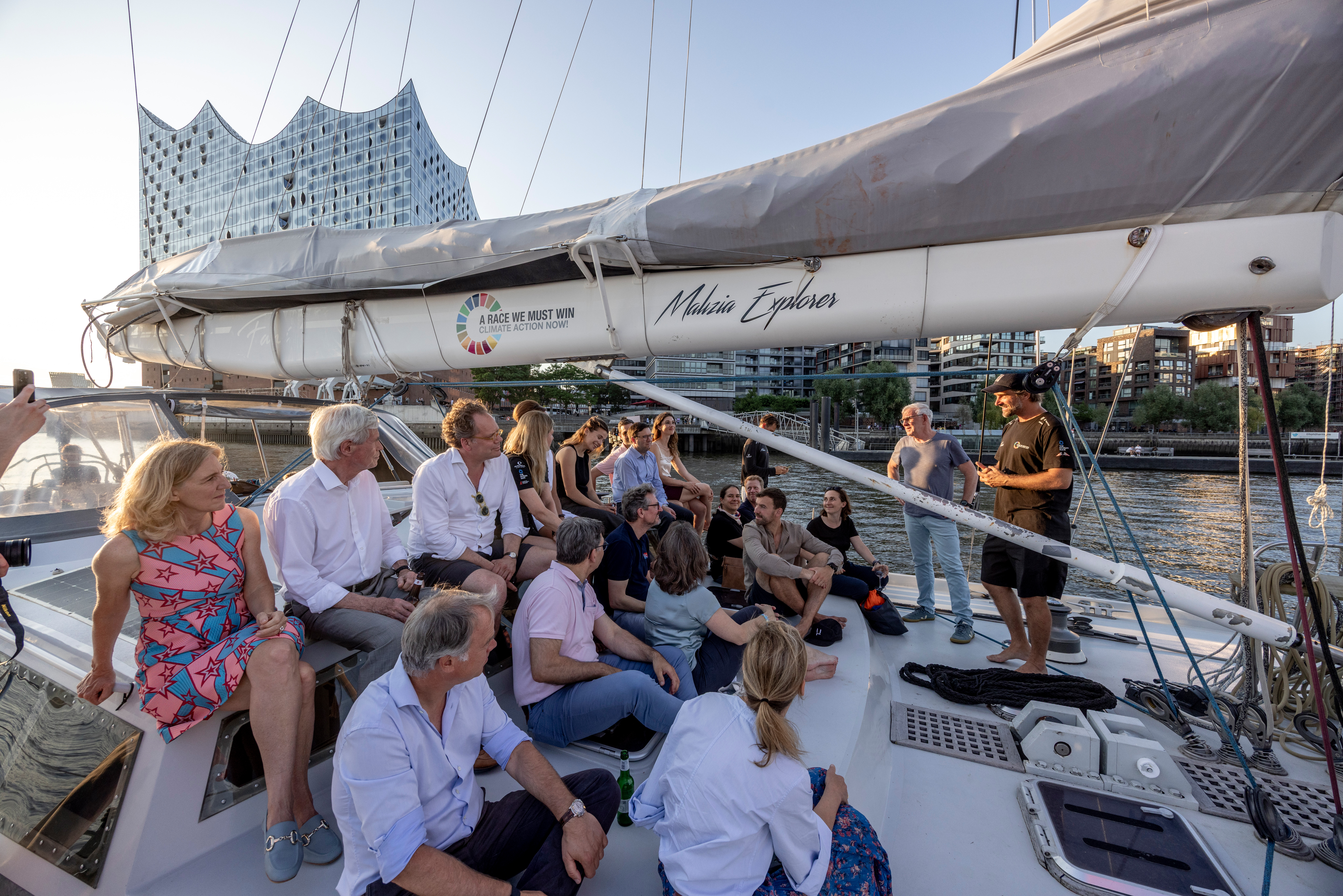 Sundowner on the Elbe
