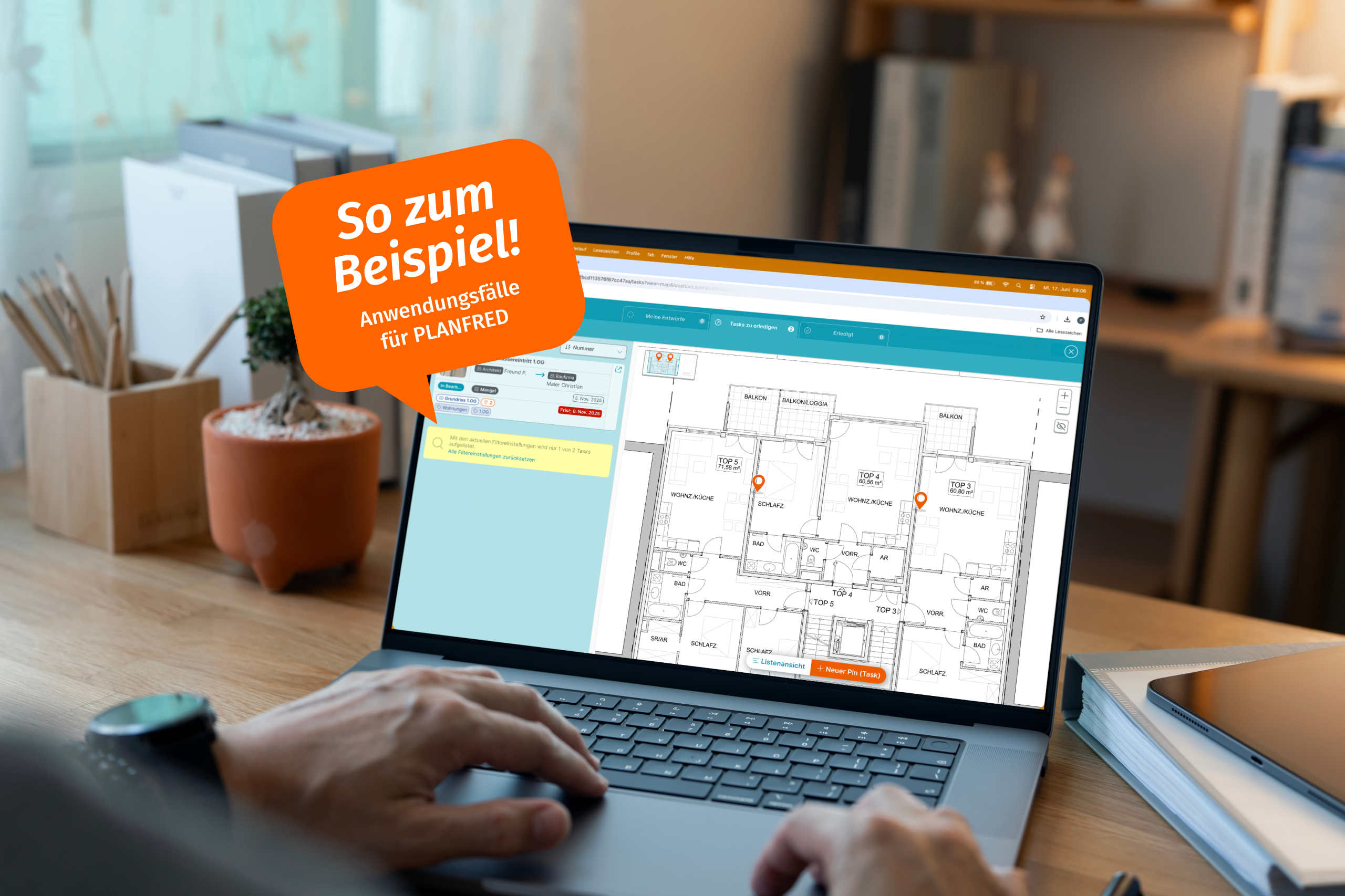 Laptop zeigt PLANFRED-Grundriss mit Task-Pins, Sprechblase: „So zum Beispiel! Anwendungsfälle für PLANFRED“