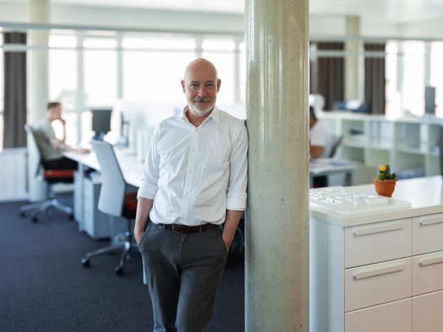 Architekt DI Benedict Marginter im Planungsbüro – Projektkoordination komplexer Bauprojekte mit PLANFRED