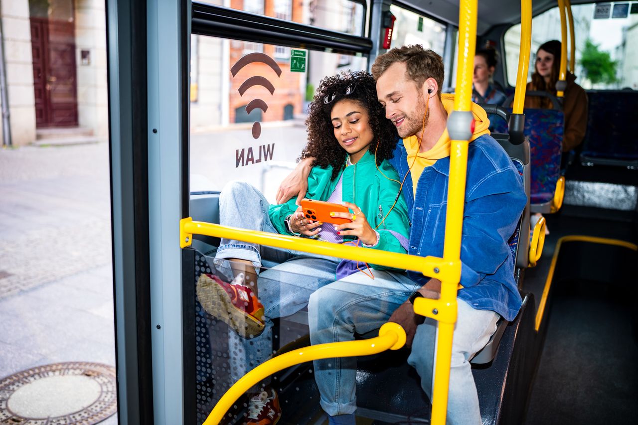 Fahrgäste im Lübecker Bus
