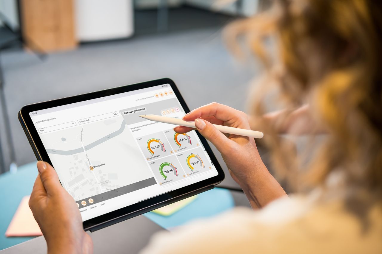 Tablet mit der Anwendung Lärmmessung